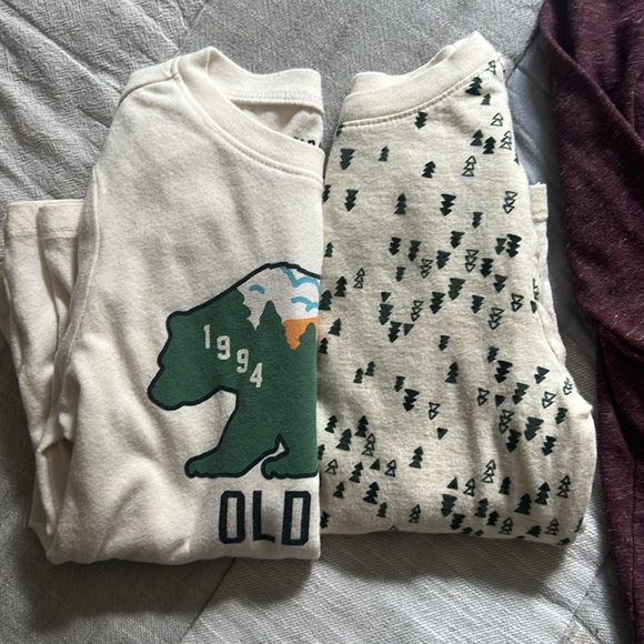 3 long sleeve Old Navy shirts. - Picture 5 of 5